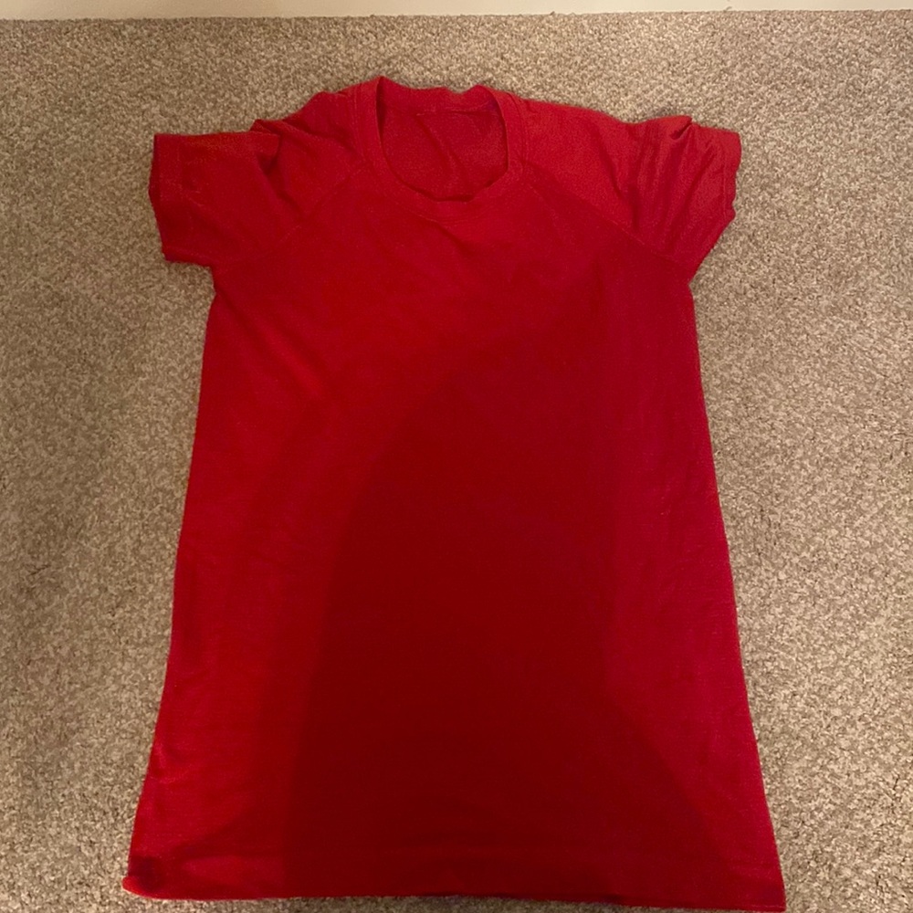 red lulu swiftly tech short sleeve